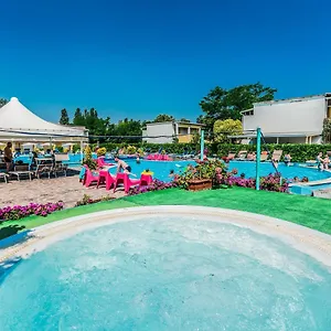 Blu Marlin Natural Aparthotel